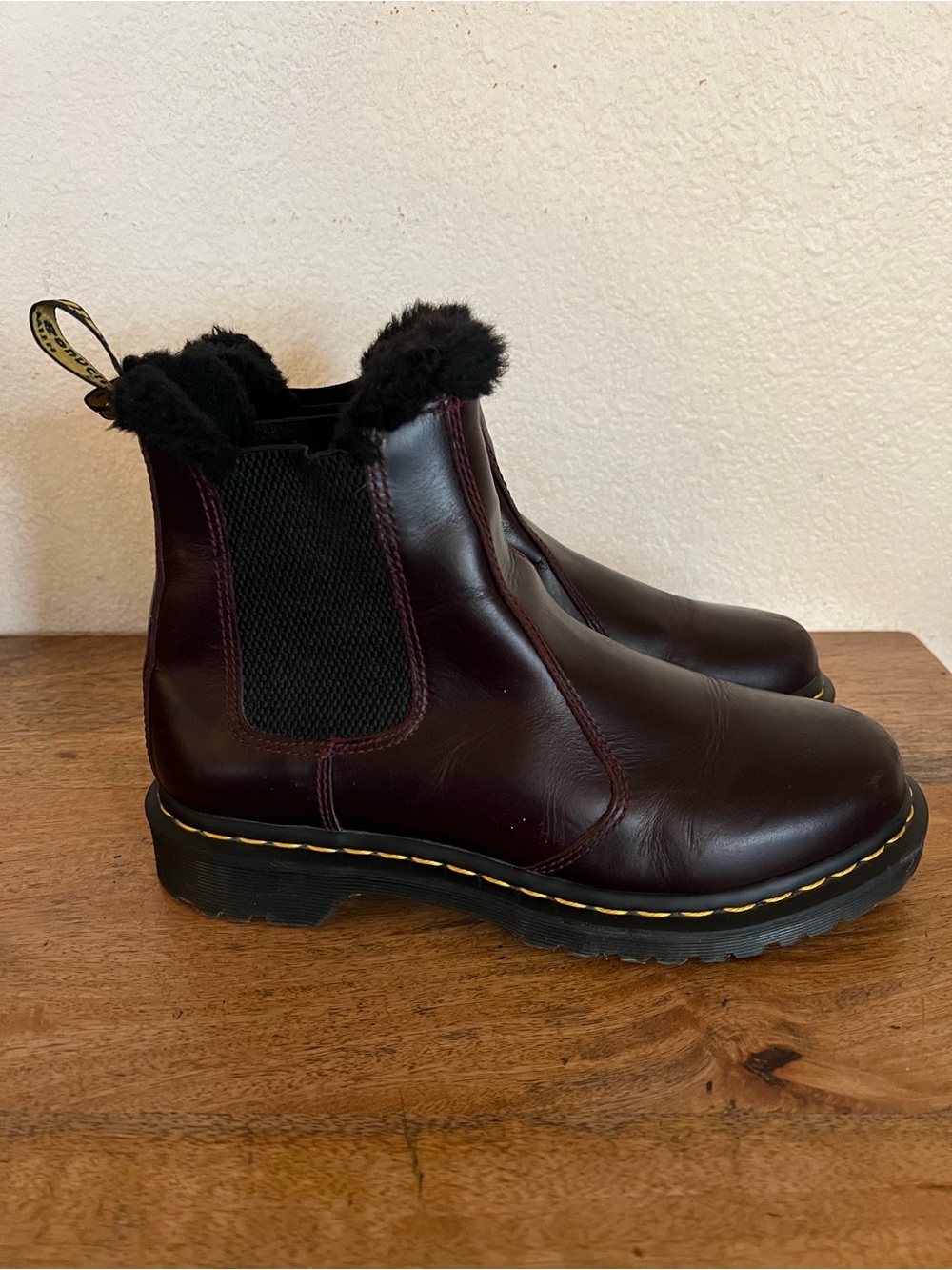 Dr. Martens 2976 Leonore Faux Fur Lined Chelsea Size 9